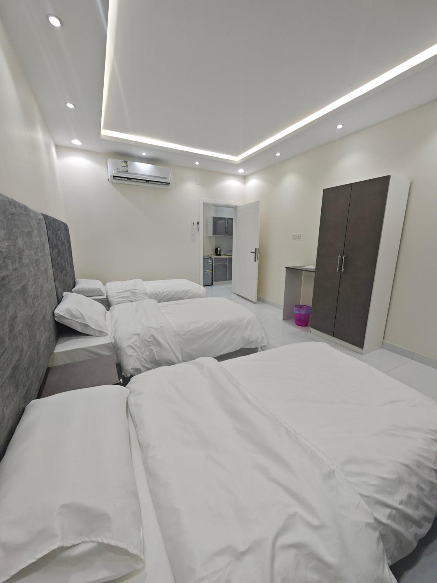Yaqoot Al Madina Suites Al Awali 외부 사진