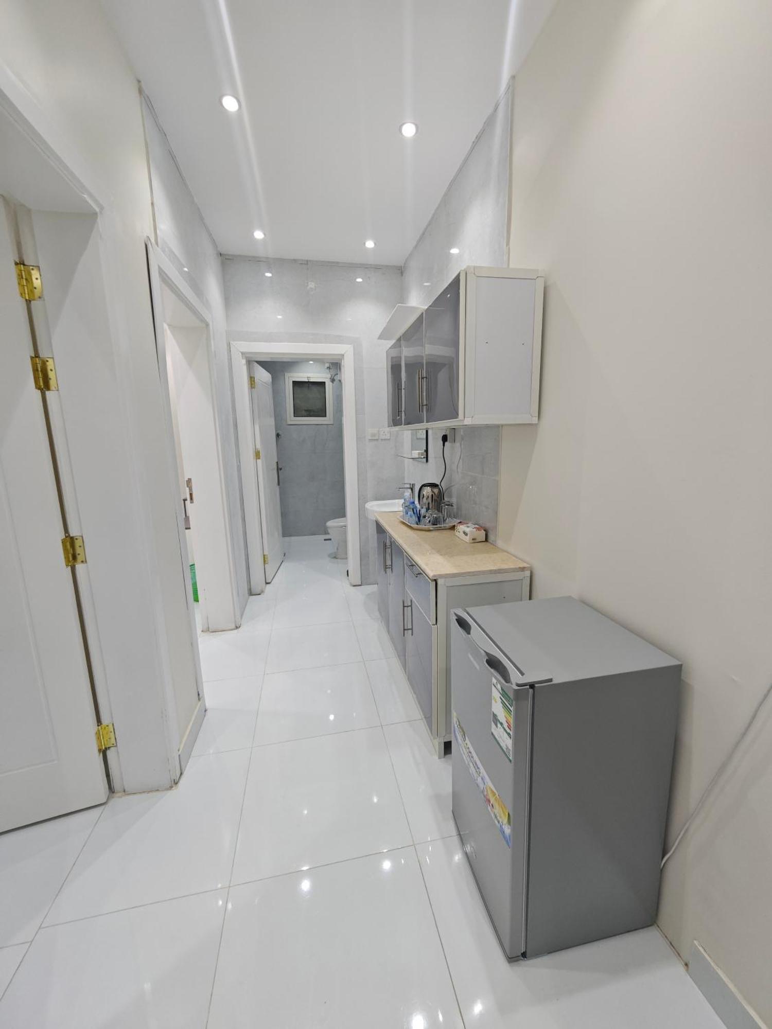 Yaqoot Al Madina Suites Al Awali 외부 사진