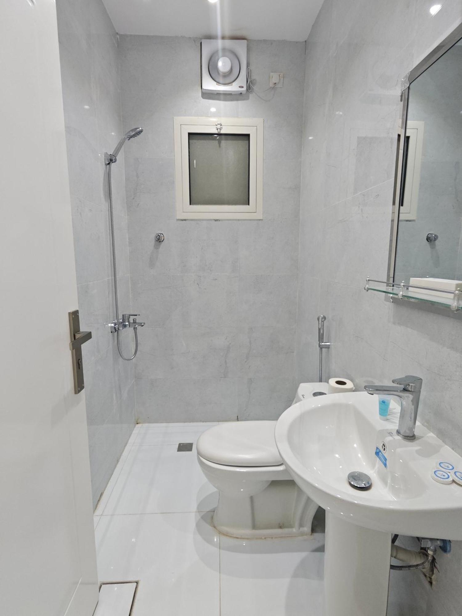 Yaqoot Al Madina Suites Al Awali 외부 사진
