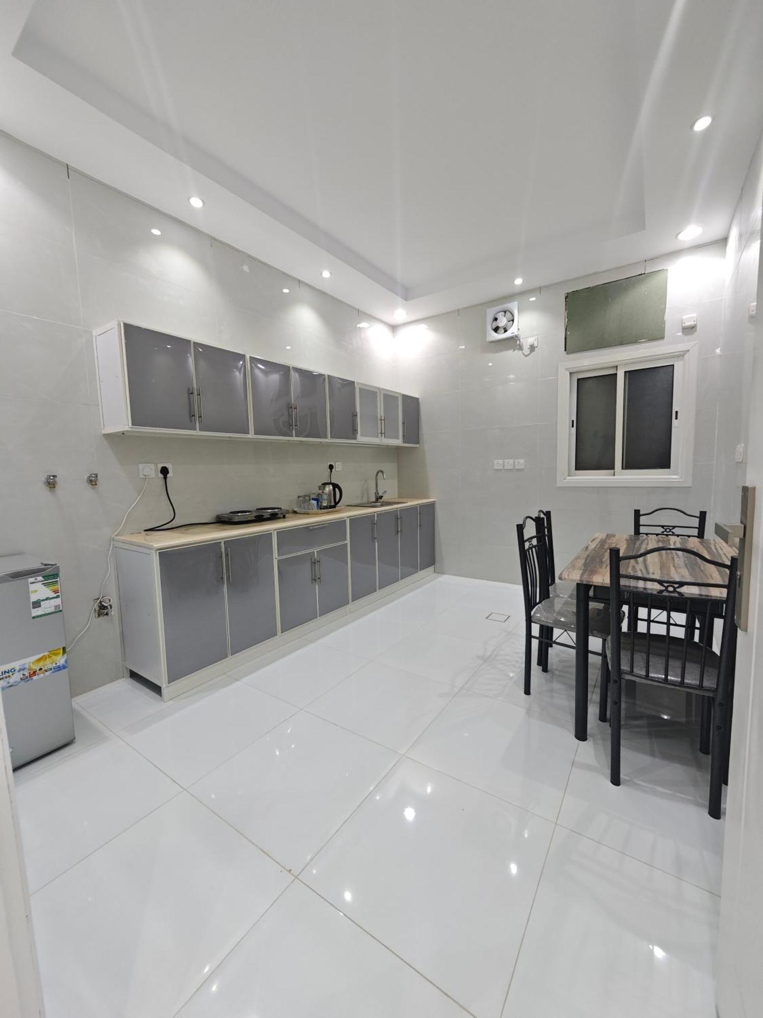 Yaqoot Al Madina Suites Al Awali 외부 사진